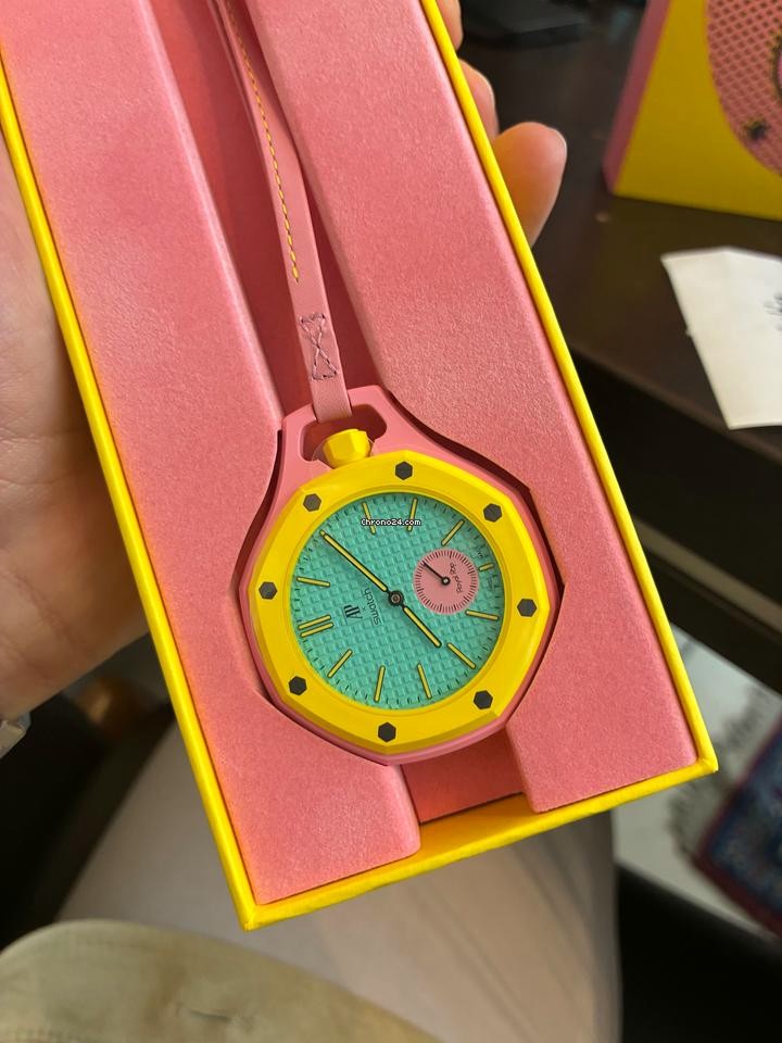 Turquoise dial